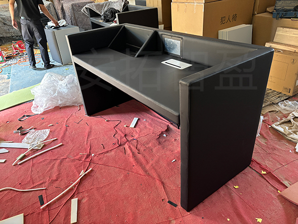 黑龙江—木质软包桌(图1)