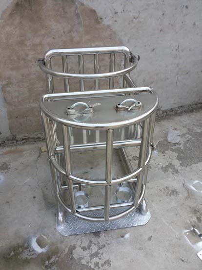 ATZY-B-12型加固不锈钢审讯椅(图2)