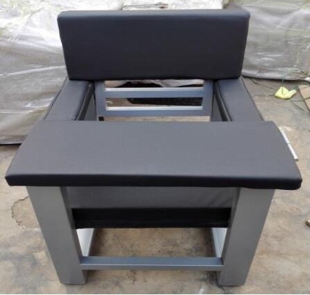 ATZY-R-17型软包审讯椅(图1)