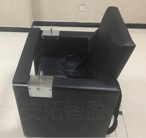 ATZY-R-13型软包审讯椅(图2)