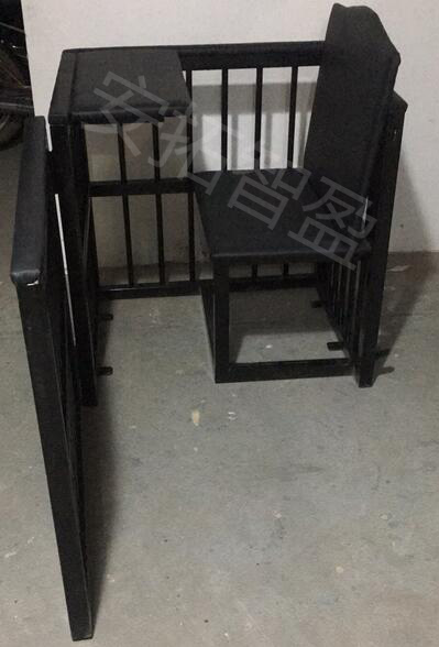 ATZY-FRL-03型铁质软包犯人栏(图3)