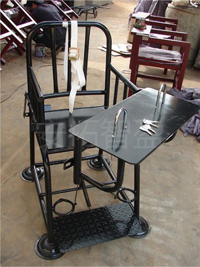 ATZY-T-YG2型铁质圆管审讯椅(图1)