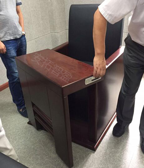 ATZY-M-14型围栏式木质审讯椅(图2)