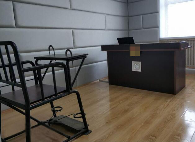 ATZY-SXZ-35型木质审讯桌(图1)