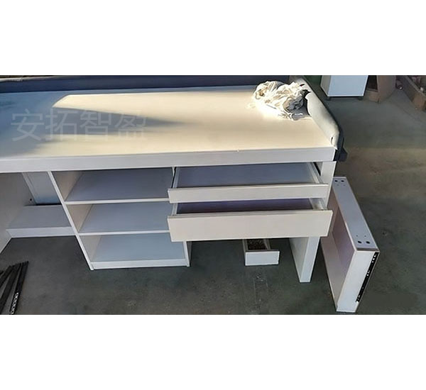 ATZY-SXZ-61型木质软包审讯桌(图2)