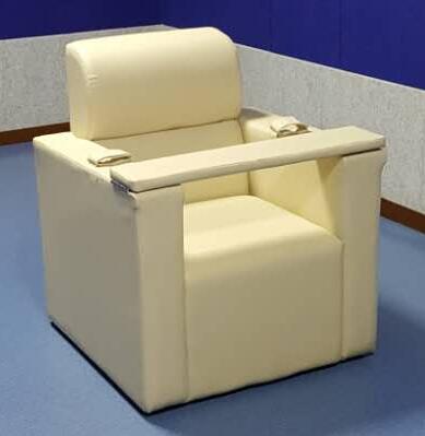 ATZY-X-R13型软包审讯椅(图2)